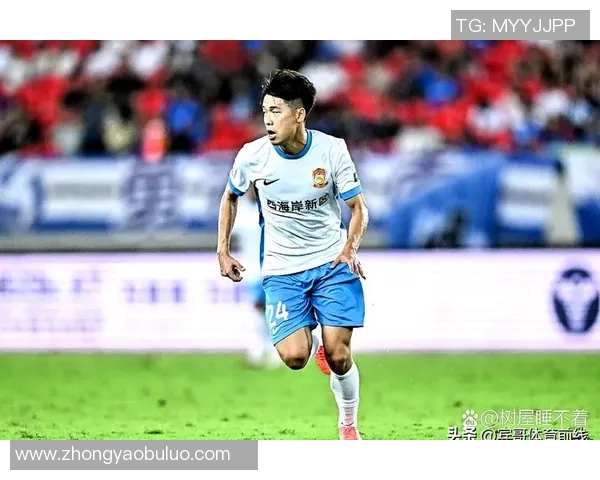 段刘愚正式加盟青岛西海岸足球队开启新征程展现无限可能 段刘愚正式加盟青岛西海岸足球队开启新征程展现无限可能