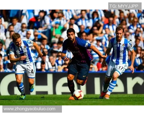 巴塞罗那主场击败皇家社会，梅西梅开二度领衔！