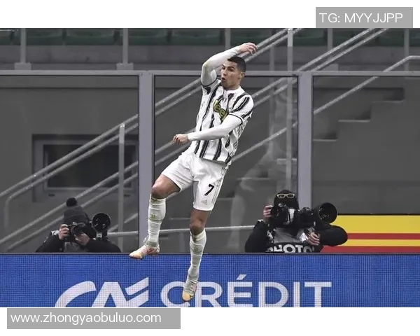 曼城完成豪门联赛史上第一次四连冠壮举，蓝月亮新时代的辉煌篇章